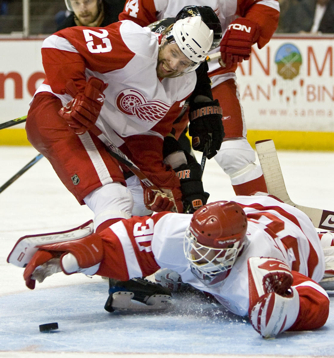 © 2009 Mark Avery/AP