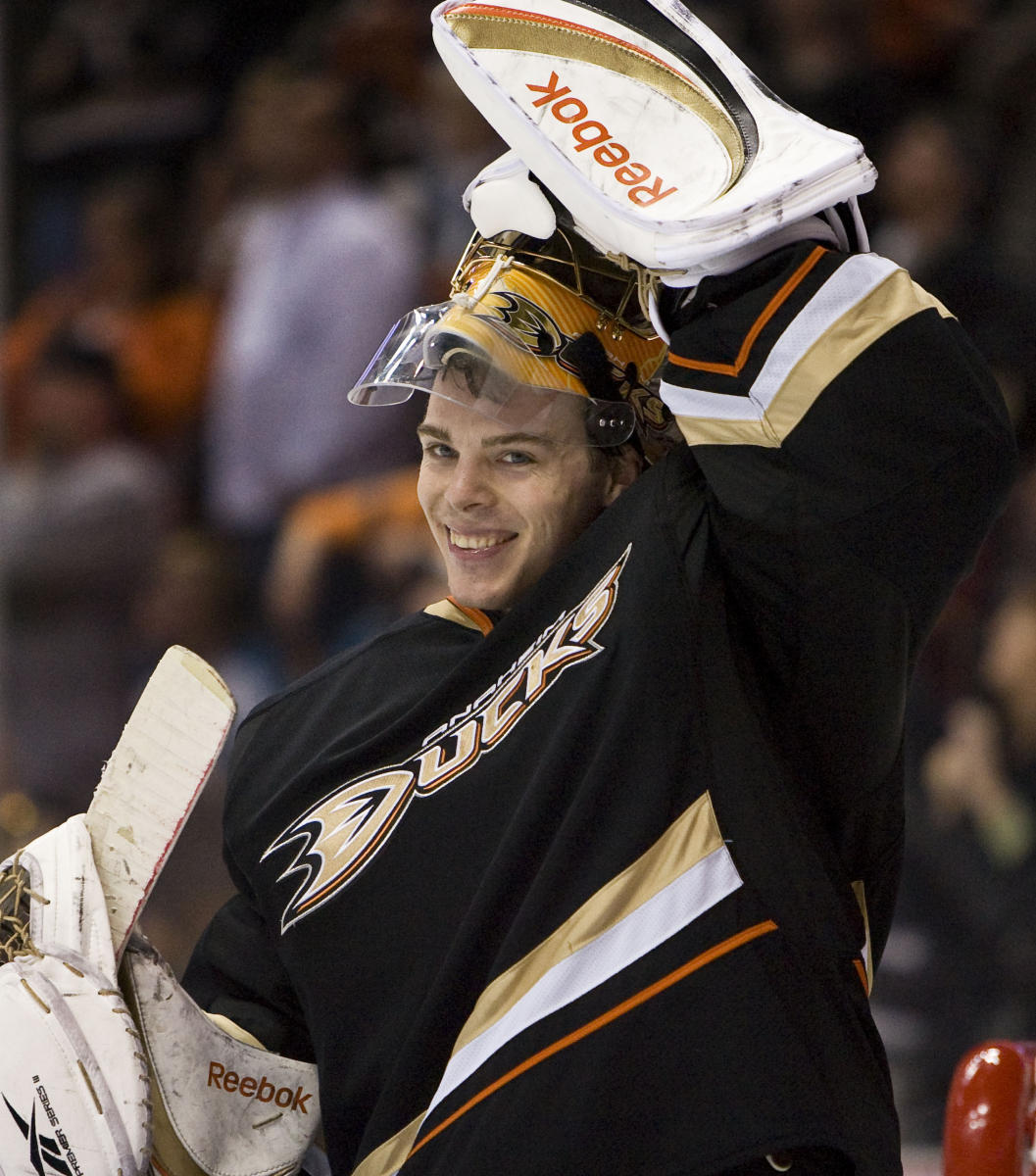 © 2009 Mark Avery/AP