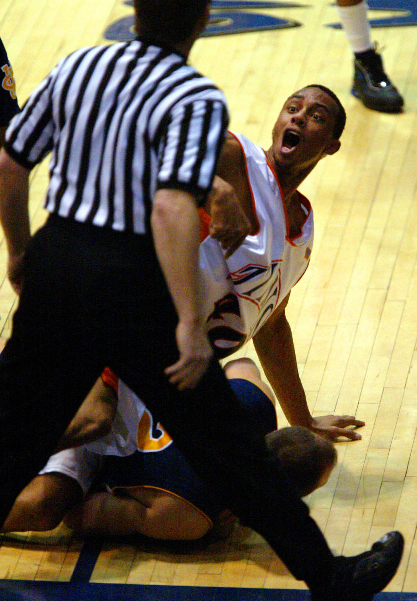 © 2004 Mark Avery/Orange County Register